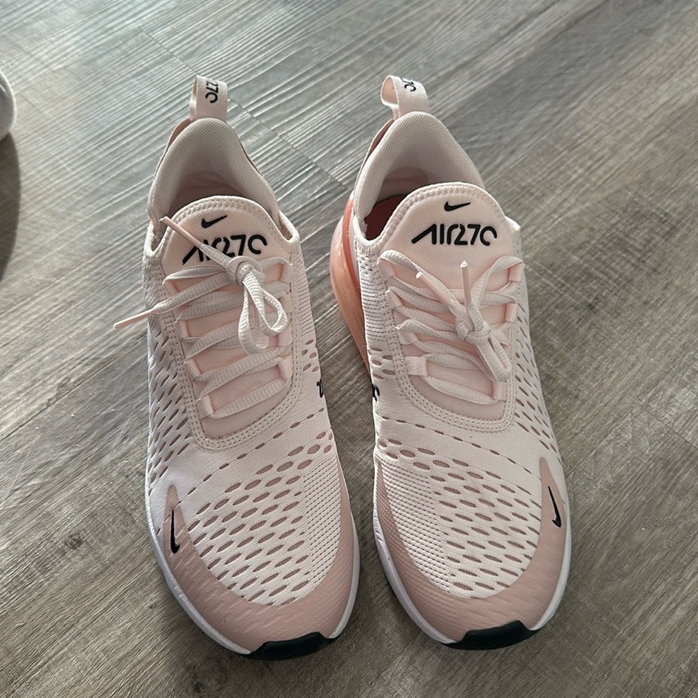 Women’s Nike shoes